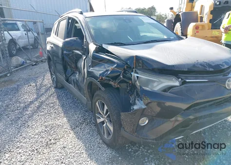 2017 Toyota Rav4 Xle z USA, uszkodzony, nr VIN 2T3WFREV6HW379224